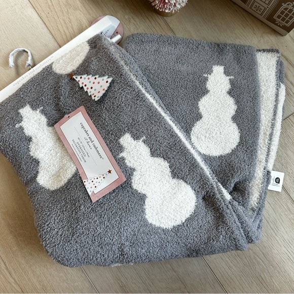 cupcakes & cashmere Bedding Cupcakes And Cashmere At Home Oversize Decorative Throw Blanket